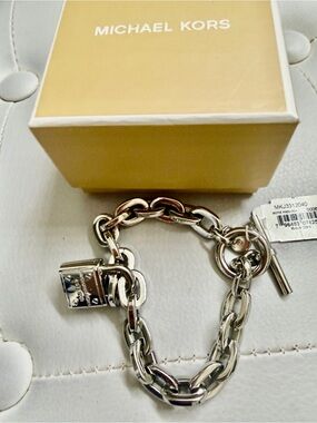 Michael Kors Shiny Silver Padlock Chain Bracelet